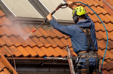 Démoussage et hydrofuge de toiture à Brouilla